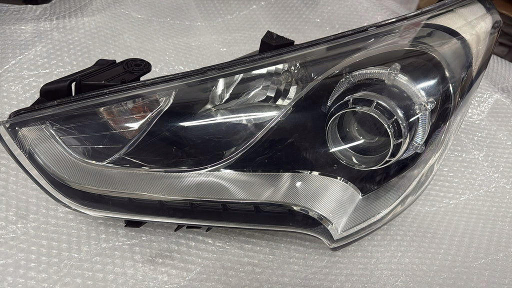 Frontscheinwerfer Hyundai Veloster Links Scheinwerfer Headlight SCH8343514661jo