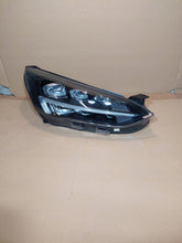 Laden Sie das Bild in den Galerie-Viewer, Frontscheinwerfer Ford Focus JX7B-13E014-CE LED Ein Stück (Rechts oder Links) SCH4734045895dk