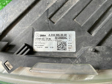 Laden Sie das Bild in den Galerie-Viewer, Frontscheinwerfer Mercedes-Benz Sprinter A9109060000 Links Headlight