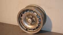 Laden Sie das Bild in den Galerie-Viewer, 1x Alufelge 14 Zoll 9.0&quot; 5x112 Mercedes-Benz W123 R107 W116 Rim Wheel