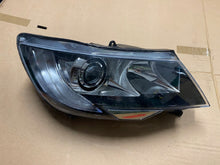Laden Sie das Bild in den Galerie-Viewer, Frontscheinwerfer Skoda Superb II 3T1941016T Rechts Scheinwerfer Headlight