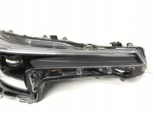 Laden Sie das Bild in den Galerie-Viewer, Frontscheinwerfer Toyota Corolla 81110-12N20 LED Rechts Scheinwerfer Headlight