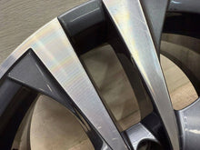 Load image into Gallery viewer, 1x Alufelge 18 Zoll 403006881R Renault Espace V Rim Wheel FEL5159818423qm