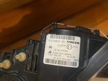 Load image into Gallery viewer, Frontscheinwerfer Volvo C30 31214803 Xenon Links Scheinwerfer Headlight SCH2887436023il