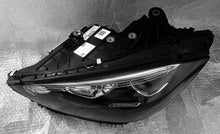 Laden Sie das Bild in den Galerie-Viewer, Frontscheinwerfer Mercedes-Benz W206 A2069060703 LED Links Headlight