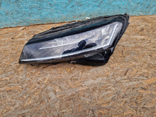 Laden Sie das Bild in den Galerie-Viewer, Frontscheinwerfer Skoda Superb III 3V1941015D LED Links Scheinwerfer Headlight