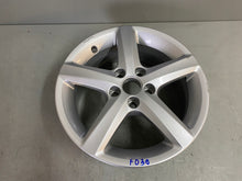 Laden Sie das Bild in den Galerie-Viewer, 1x Alufelge 15 Zoll 6.0&quot; 5x100 40ET 6R0071495B VW Polo 6r Rim Wheel