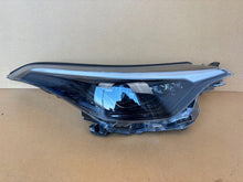 Laden Sie das Bild in den Galerie-Viewer, Frontscheinwerfer Toyota Chr 81110-YP281-00 Full LED Rechts Headlight SCH9868874335qc