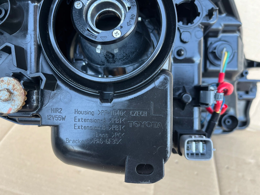 Frontscheinwerfer Toyota Yaris Links Scheinwerfer Headlight SCH9859411860lq