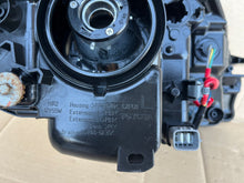 Laden Sie das Bild in den Galerie-Viewer, Frontscheinwerfer Toyota Yaris Links Scheinwerfer Headlight SCH9859411860lq
