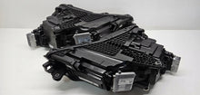 Laden Sie das Bild in den Galerie-Viewer, Frontscheinwerfer Skoda Superb III 3V1941015D 3V1941016D Full LED Ein Satz