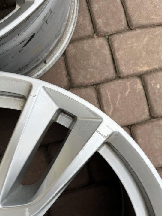 4x Alufelge 18 Zoll 7.5" 5x108 50 5ET Glanz Silber 31362866 Volvo Xc60 I FEL3476981968po