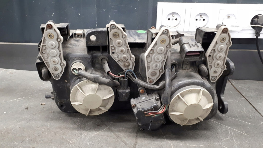 Frontscheinwerfer Mitsubishi Delica 100-37619 Links Scheinwerfer Headlight