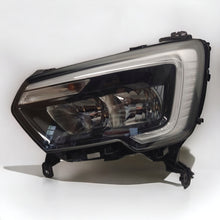 Laden Sie das Bild in den Galerie-Viewer, Frontscheinwerfer Renault Master 260607867R Halogen Links Scheinwerfer Headlight