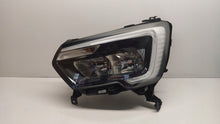 Laden Sie das Bild in den Galerie-Viewer, Frontscheinwerfer Renault Master 260607867R Halogen Links Scheinwerfer Headlight