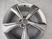 Load image into Gallery viewer, 1x Alufelge 19 Zoll 7.0&quot; 5x112 34ET Glanz Silber 80A601025 Audi Q5 Rim Wheel