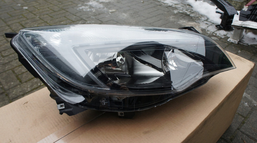 Frontscheinwerfer Opel Astra J 13365291 1EG010011-16 LED Rechts Headlight