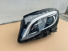 Laden Sie das Bild in den Galerie-Viewer, Frontscheinwerfer Mercedes-Benz Gla A1569062300 Full LED Rechts oder Links SCH4227092567mz