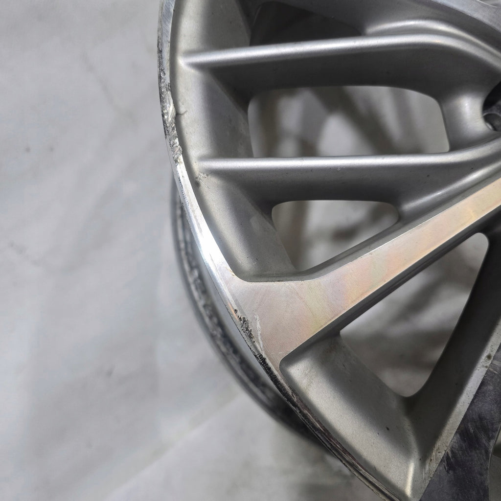 1x Alufelge 18 Zoll 8.0" 5x114.3 50ET Glanz Silber 42611-33C80 Toyota Camry