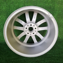Laden Sie das Bild in den Galerie-Viewer, 1x Alufelge 18 Zoll 8.5" 5x112 44ET 6880684 BMW X5 G05 Rim Wheel FEL2024184418iz
