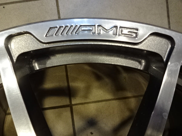 1x Alufelge 19 Zoll 9.5" 5x112 60ET A1974010402 Mercedes-Benz Sls Amg Rim Wheel