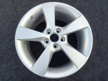 Load image into Gallery viewer, 1x Alufelge 16 Zoll 7.0" 5x100 46ET Glanz Silber 5JA601025A Skoda Rapid FEL9677797725eg