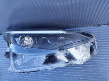 Laden Sie das Bild in den Galerie-Viewer, Frontscheinwerfer Toyota Yaris Cross 0D-310 Rechts Scheinwerfer Headlight SCH6404553460zu