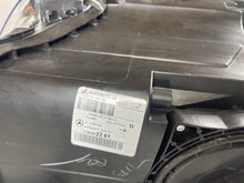 Load image into Gallery viewer, Frontscheinwerfer Mercedes-Benz W166 A1668202261 Rechts Scheinwerfer Headlight
