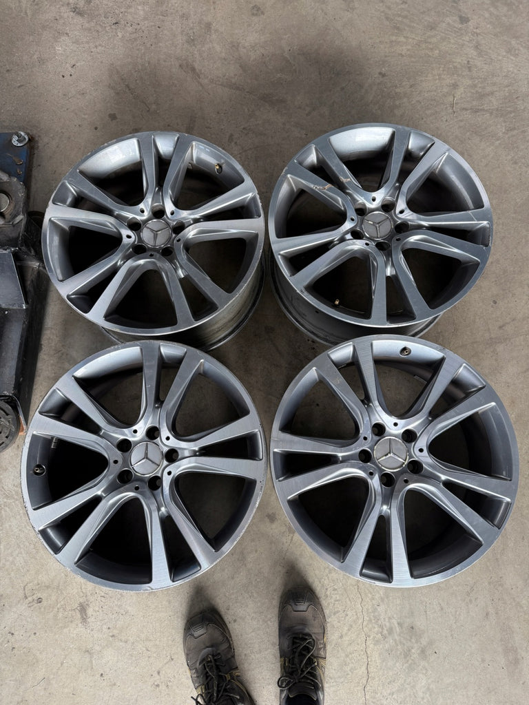 4x Alufelge 19 Zoll 8.0" 5x112 44ET Glanz Graphit A2074011902 Mercedes-Benz L Mg FEL2379467044oy