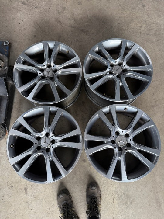 4x Alufelge 19 Zoll 8.0" 5x112 44ET Glanz Graphit A2074011902 Mercedes-Benz L Mg FEL2379467044oy