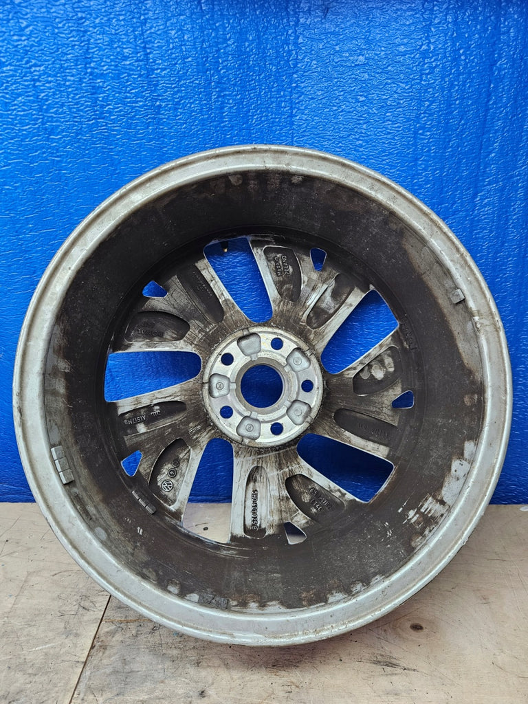 1x Alufelge 17 Zoll 6.5" 5x112 46ET Glanz Silber 5H0601025B VW Golf Viii FEL1702047153tn