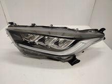 Laden Sie das Bild in den Galerie-Viewer, Frontscheinwerfer Toyota Yaris EUK0-8 Full LED Ein Stück (Rechts oder Links)