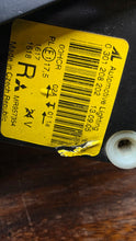 Laden Sie das Bild in den Galerie-Viewer, Frontscheinwerfer Mitsubishi Colt I MR957354 8301A283 Ein Satz Headlight SCH6868560926zp