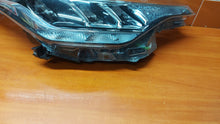 Laden Sie das Bild in den Galerie-Viewer, Frontscheinwerfer Toyota Chr C-Hr 81110-F4180 LED Rechts Scheinwerfer Headlight SCH7455006912cr