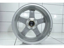 Laden Sie das Bild in den Galerie-Viewer, 1x Alufelge 17 Zoll 7.5" 5x120 37ET Silber 6796242 BMW F32 Rim Wheel FEL4426607786nn