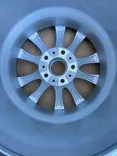 Laden Sie das Bild in den Galerie-Viewer, 1x Alufelge 17 Zoll 7.0" 5x120 34ET 6859025 BMW F34 Rim Wheel FEL8652125632nx