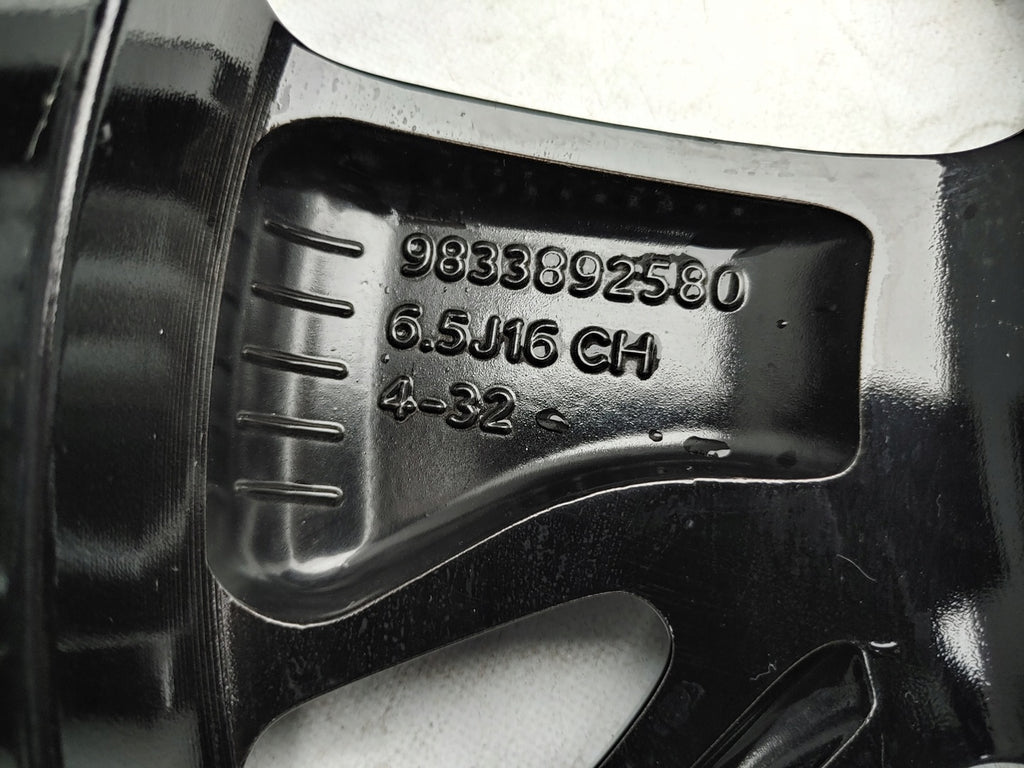 1x Alufelge 16 Zoll 6.5" 4x108 32ET Glanz Schwarz 9833892580 Opel Corsa F