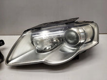 Laden Sie das Bild in den Galerie-Viewer, Frontscheinwerfer VW Passat 3C0941751G 3C0941752G Ein Satz Headlight SCH5514750900wg