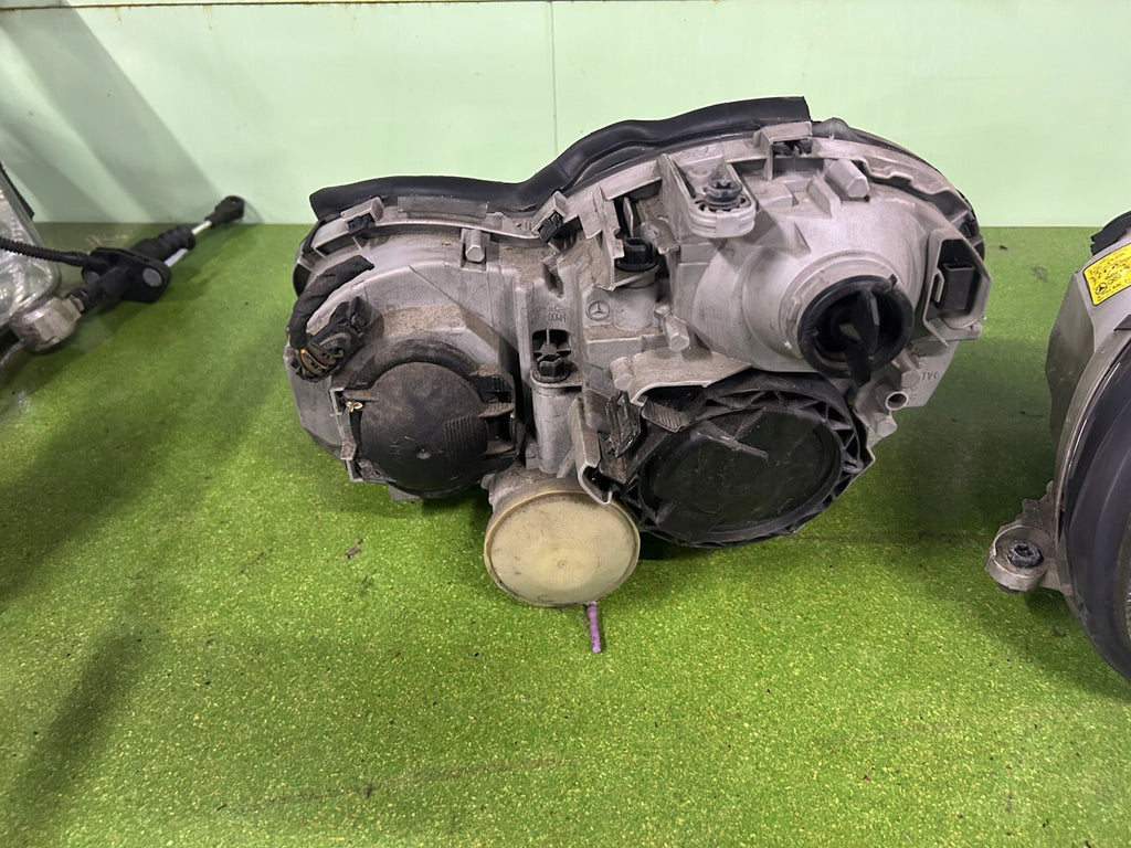 Frontscheinwerfer Mercedes-Benz W203 2038203261 Rechts Scheinwerfer Headlight SCH3134397966ko