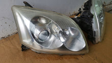 Laden Sie das Bild in den Galerie-Viewer, Frontscheinwerfer Toyota Avensis Rechts Scheinwerfer Headlight