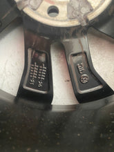 Load image into Gallery viewer, 1x Alufelge 16 Zoll 7.0" 5x112 48ET Glanz Schwarz 5H0601025AC VW Golf Viii FEL6795830605la