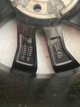 Load image into Gallery viewer, 1x Alufelge 16 Zoll 7.0" 5x112 48ET Glanz Schwarz 5H0601025AC VW Golf Viii FEL6795830605la