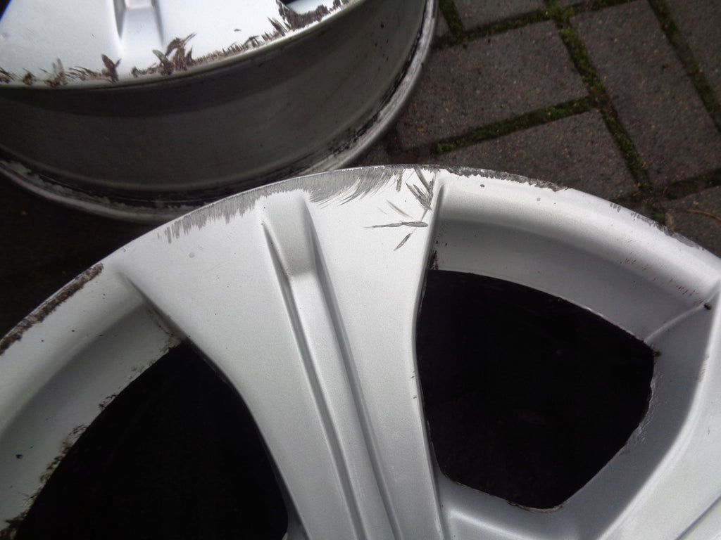 4x Alufelge 17 Zoll 7.0" 5x114.3 49ET 403000067 Renault Megane Iii Rim Wheel