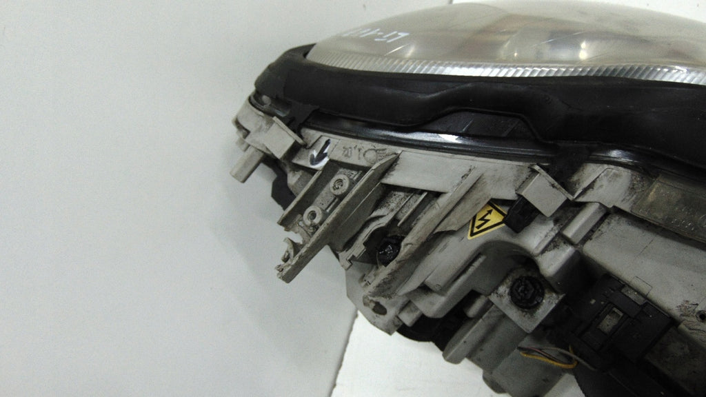 Frontscheinwerfer Mercedes-Benz W203 Xenon Ein Stück (Rechts oder Links) SCH7023152804gl