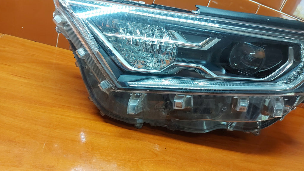 Frontscheinwerfer Toyota V 81185-42A33 LED Ein Stück (Rechts oder Links)