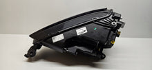Laden Sie das Bild in den Galerie-Viewer, Frontscheinwerfer Skoda Karoq 57B941010 LED Rechts Scheinwerfer Headlight SCH9494400435kp