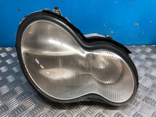 Laden Sie das Bild in den Galerie-Viewer, Frontscheinwerfer Mercedes-Benz W203 A2038201261 Xenon Rechts Headlight SCH2229458669ho