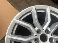 Load image into Gallery viewer, 1x Alufelge 19 Zoll 9.0" 5x112 38ET Glanz Silber 6880685 BMW G05 Rim Wheel FEL7310047095um