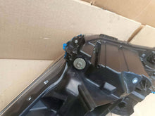 Laden Sie das Bild in den Galerie-Viewer, Frontscheinwerfer Renault Zoe 260102384R Rechts Scheinwerfer Headlight SCH7653818000ty