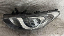 Laden Sie das Bild in den Galerie-Viewer, Frontscheinwerfer Hyundai I30 Links Scheinwerfer Headlight SCH8011122302zc